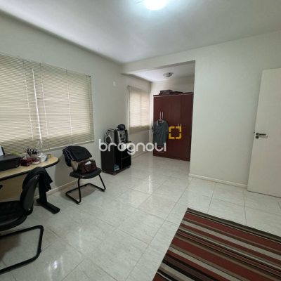Casa de Condomínio com 295m², 4 quartos (sendo 3 suítes), 2 garagens, no bairro Santo Antônio de Lisboa em Florianópolis