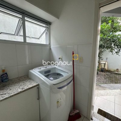 Casa de Condomínio com 295m², 4 quartos (sendo 3 suítes), 2 garagens, no bairro Santo Antônio de Lisboa em Florianópolis
