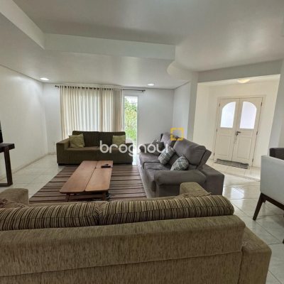 Casa de Condomínio com 295m², 4 quartos (sendo 3 suítes), 2 garagens, no bairro Santo Antônio de Lisboa em Florianópolis