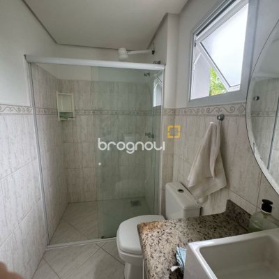 Casa de Condomínio com 295m², 4 quartos (sendo 3 suítes), 2 garagens, no bairro Santo Antônio de Lisboa em Florianópolis