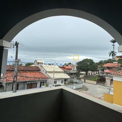 Casa de Condomínio com 295m², 4 quartos (sendo 3 suítes), 2 garagens, no bairro Santo Antônio de Lisboa em Florianópolis