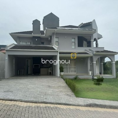 Casa de Condomínio com 295m², 4 quartos (sendo 3 suítes), 2 garagens, no bairro Santo Antônio de Lisboa em Florianópolis