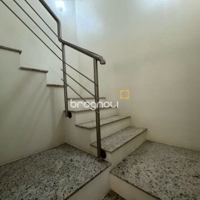 Casa de Condomínio com 295m², 4 quartos (sendo 3 suítes), 2 garagens, no bairro Santo Antônio de Lisboa em Florianópolis
