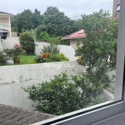 Casa de Condomínio com 295m², 4 quartos (sendo 3 suítes), 2 garagens, no bairro Santo Antônio de Lisboa em Florianópolis