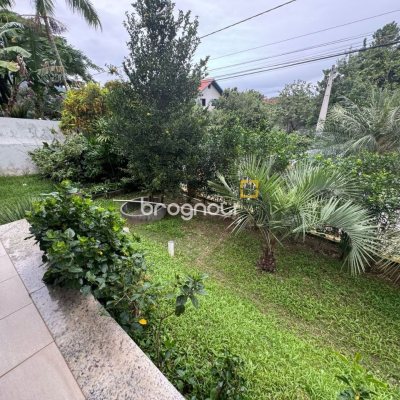 Casa de Condomínio com 295m², 4 quartos (sendo 3 suítes), 2 garagens, no bairro Santo Antônio de Lisboa em Florianópolis