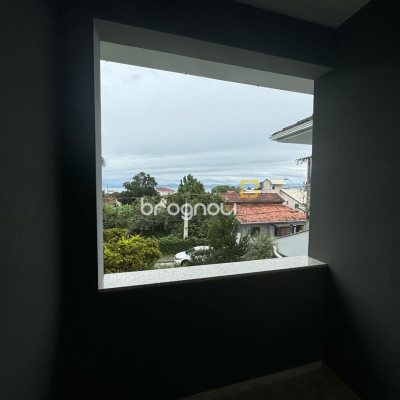 Casa de Condomínio com 295m², 4 quartos (sendo 3 suítes), 2 garagens, no bairro Santo Antônio de Lisboa em Florianópolis