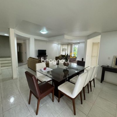 Casa de Condomínio com 295m², 4 quartos (sendo 3 suítes), 2 garagens, no bairro Santo Antônio de Lisboa em Florianópolis