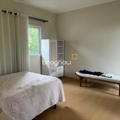 Casa de Condomínio com 295m², 4 quartos (sendo 3 suítes), 2 garagens, no bairro Santo Antônio de Lisboa em Florianópolis