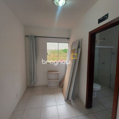 Prédio com 352m², 11 garagens, no bairro Carvoeira em Florianópolis