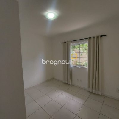 Prédio com 352m², 11 garagens, no bairro Carvoeira em Florianópolis