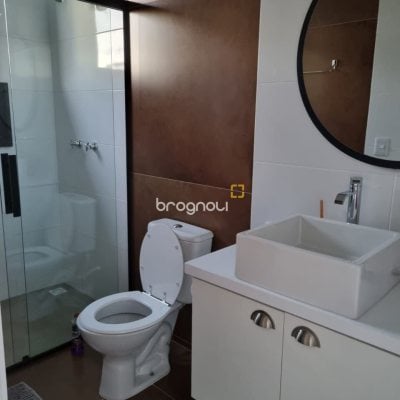 Casa de Condomínio com 236m², 4 quartos (sendo 3 suítes), 4 garagens, no bairro Cachoeira do Bom Jesus em Florianópolis