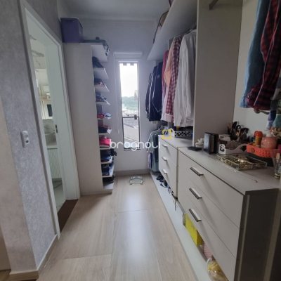 Casa de Condomínio com 236m², 4 quartos (sendo 3 suítes), 4 garagens, no bairro Cachoeira do Bom Jesus em Florianópolis