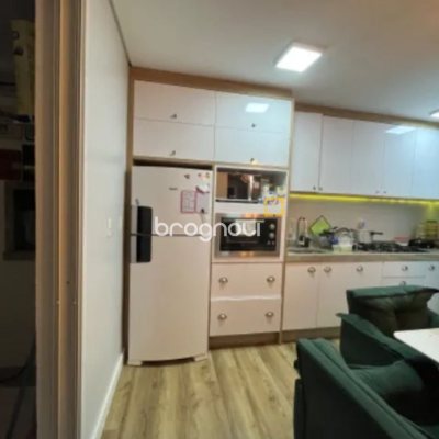 Apartamento com 70m², 2 quartos (sendo 1 suíte), 1 garagem, no bairro Ingleses em Florianópolis