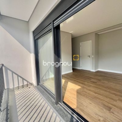 Casa com 189m², 3 quartos (sendo 3 suítes), 2 garagens, no bairro Rio Tavares em Florianópolis