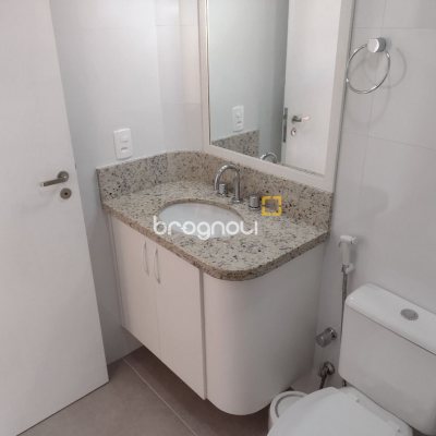 Apartamento com 96m², 3 quartos (sendo 1 suíte), 2 garagens, no bairro Jurerê em Florianópolis
