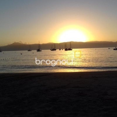 Apartamento com 96m², 3 quartos (sendo 1 suíte), 2 garagens, no bairro Jurerê em Florianópolis
