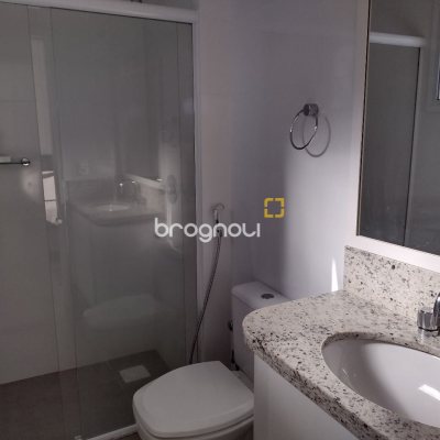 Apartamento com 96m², 3 quartos (sendo 1 suíte), 2 garagens, no bairro Jurerê em Florianópolis