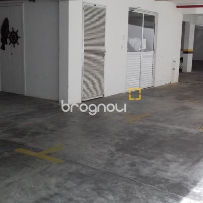 Apartamento com 96m², 3 quartos (sendo 1 suíte), 2 garagens, no bairro Jurerê em Florianópolis