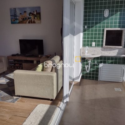 Apartamento com 96m², 3 quartos (sendo 1 suíte), 2 garagens, no bairro Jurerê em Florianópolis