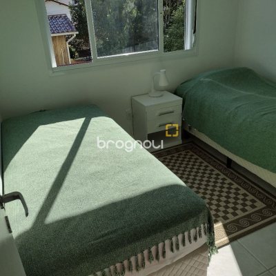 Apartamento com 96m², 3 quartos (sendo 1 suíte), 2 garagens, no bairro Jurerê em Florianópolis