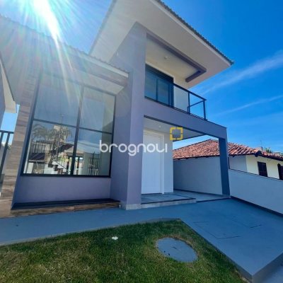 Casa com 179m², 3 quartos (sendo 3 suítes), no bairro Lagoa da Conceição em Florianópolis