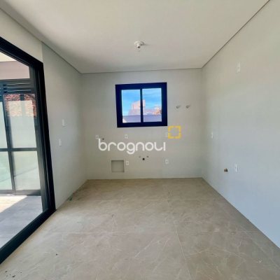 Casa com 179m², 3 quartos (sendo 3 suítes), no bairro Lagoa da Conceição em Florianópolis