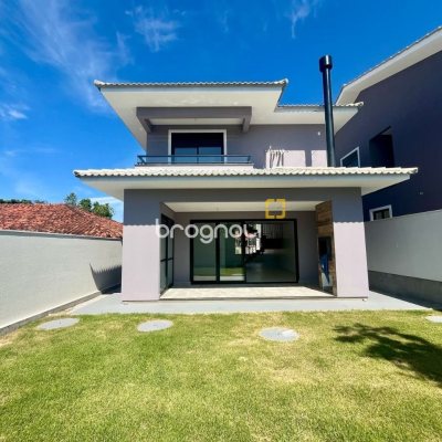 Casa com 179m², 3 quartos (sendo 3 suítes), no bairro Lagoa da Conceição em Florianópolis