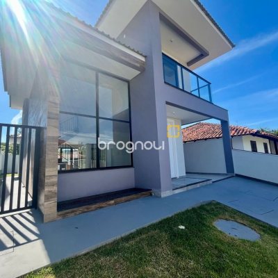 Casa com 179m², 3 quartos (sendo 3 suítes), no bairro Lagoa da Conceição em Florianópolis