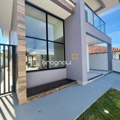 Casa com 179m², 3 quartos (sendo 3 suítes), no bairro Lagoa da Conceição em Florianópolis