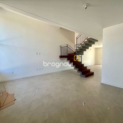 Casa com 179m², 3 quartos (sendo 3 suítes), no bairro Lagoa da Conceição em Florianópolis