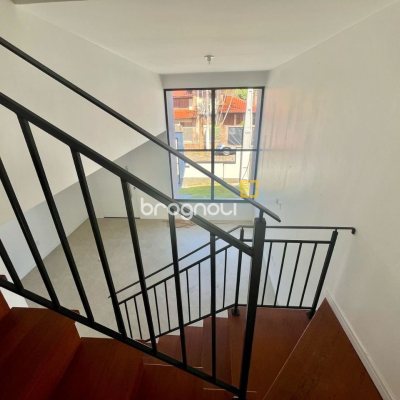 Casa com 179m², 3 quartos (sendo 3 suítes), no bairro Lagoa da Conceição em Florianópolis