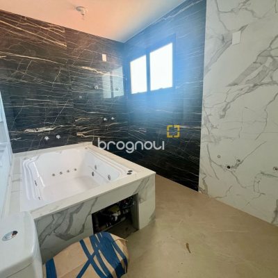 Casa com 179m², 3 quartos (sendo 3 suítes), no bairro Lagoa da Conceição em Florianópolis