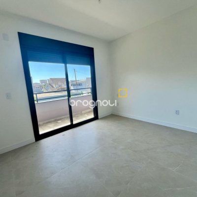 Casa com 179m², 3 quartos (sendo 3 suítes), no bairro Lagoa da Conceição em Florianópolis