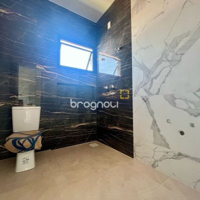 Casa com 179m², 3 quartos (sendo 3 suítes), no bairro Lagoa da Conceição em Florianópolis