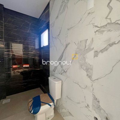 Casa com 179m², 3 quartos (sendo 3 suítes), no bairro Lagoa da Conceição em Florianópolis