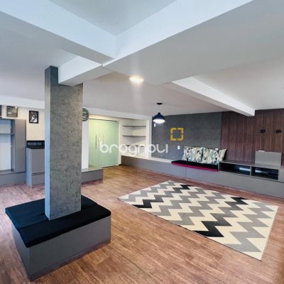 Casa de Condomínio com 350m², 4 quartos (sendo 3 suítes), 2 garagens, no bairro Rio Vermelho em Florianópolis