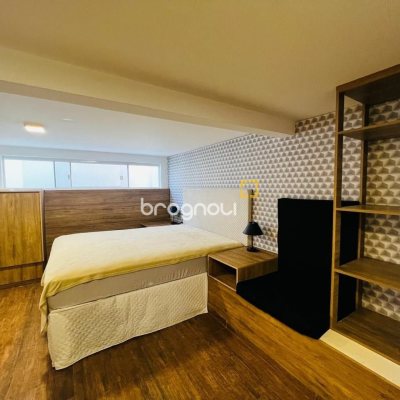 Casa de Condomínio com 350m², 4 quartos (sendo 3 suítes), 2 garagens, no bairro Rio Vermelho em Florianópolis