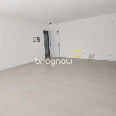 Studio com 37m², 1 quarto, 1 garagem, no bairro Ribeirão da Ilha em Florianópolis