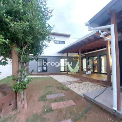 Casa de Condomínio com 265m², 4 quartos (sendo 4 suítes), 3 garagens, no bairro Morro das Pedras em Florianópolis