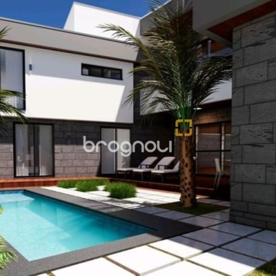 Casa de Condomínio com 265m², 4 quartos (sendo 4 suítes), 3 garagens, no bairro Morro das Pedras em Florianópolis