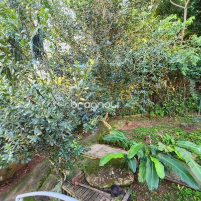 Casa com 264m², 4 quartos (sendo 1 suíte), 4 garagens, no bairro Itacorubi em Florianópolis