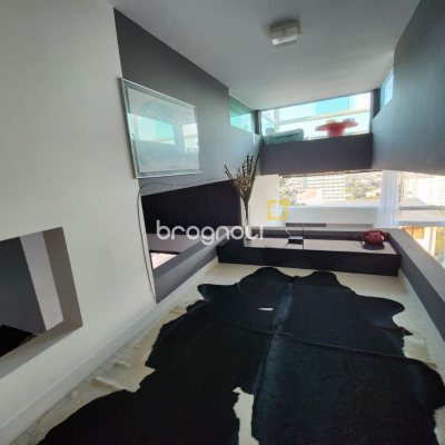 Casa com 264m², 4 quartos (sendo 1 suíte), 4 garagens, no bairro Itacorubi em Florianópolis