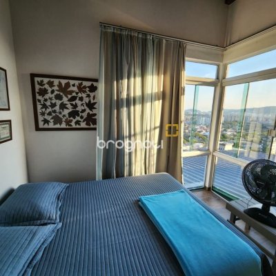 Casa com 264m², 4 quartos (sendo 1 suíte), 4 garagens, no bairro Itacorubi em Florianópolis