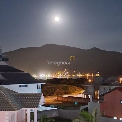 Cobertura com 237m², 3 quartos (sendo 3 suítes), 1 garagem, no bairro Açores em Florianópolis