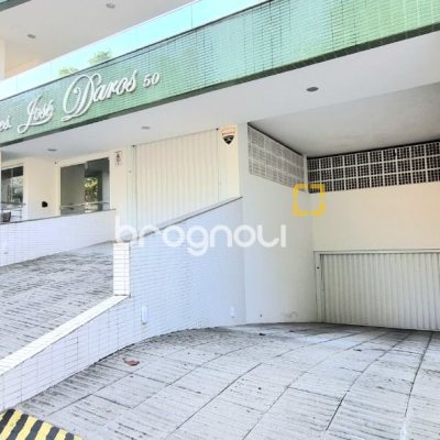 Apartamento com 93m², 2 quartos, 2 garagens, no bairro Trindade em Florianópolis