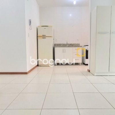 Apartamento com 93m², 2 quartos, 2 garagens, no bairro Trindade em Florianópolis