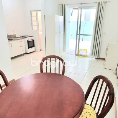 Apartamento com 93m², 2 quartos, 2 garagens, no bairro Trindade em Florianópolis