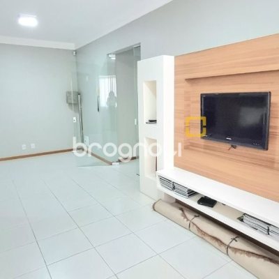 Apartamento com 93m², 2 quartos, 2 garagens, no bairro Trindade em Florianópolis