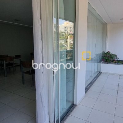 Apartamento com 93m², 2 quartos, 2 garagens, no bairro Trindade em Florianópolis