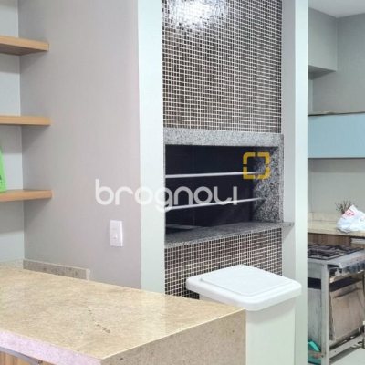 Apartamento com 93m², 2 quartos, 2 garagens, no bairro Trindade em Florianópolis